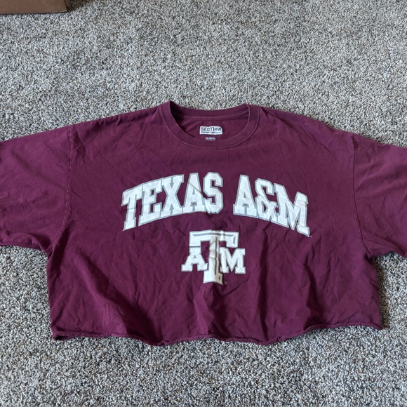 Majestic Tops - Texas a&m women’s pre loved crop top size XL extra large Maroon Graphic Tee